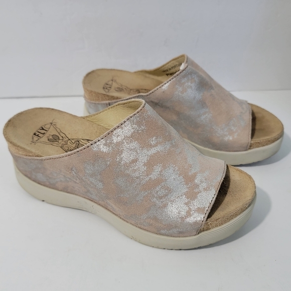 FLY LONDON Wigg Women's Beige Slip-On Platform Mules Sz 36/6.5 Tan Leather - Picture 1 of 10